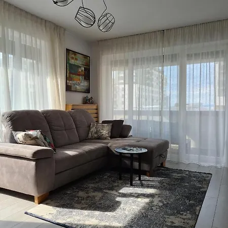 Tonic Coresi Apartment